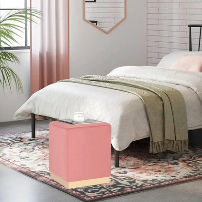 Repose-pied ottoman avec garniture dorée